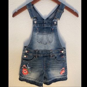 👶🏻 Jordache short overalls